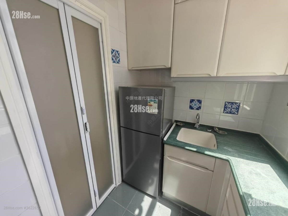 东堤湾畔 售盘 2 房 , 1 浴室 536 平方尺 东堤湾畔 售盘 2 房 , 1 浴室 536 平方尺