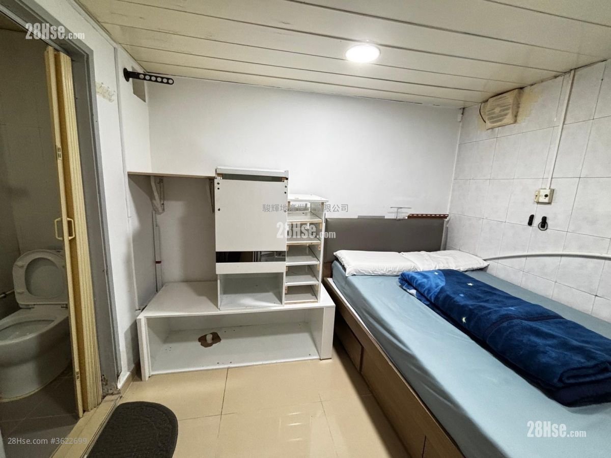 Luen Tak Building Rental Studio , 1 Bathroom 120 ft² Luen Tak Building Rental Studio , 1 Bathroom 120 ft²
