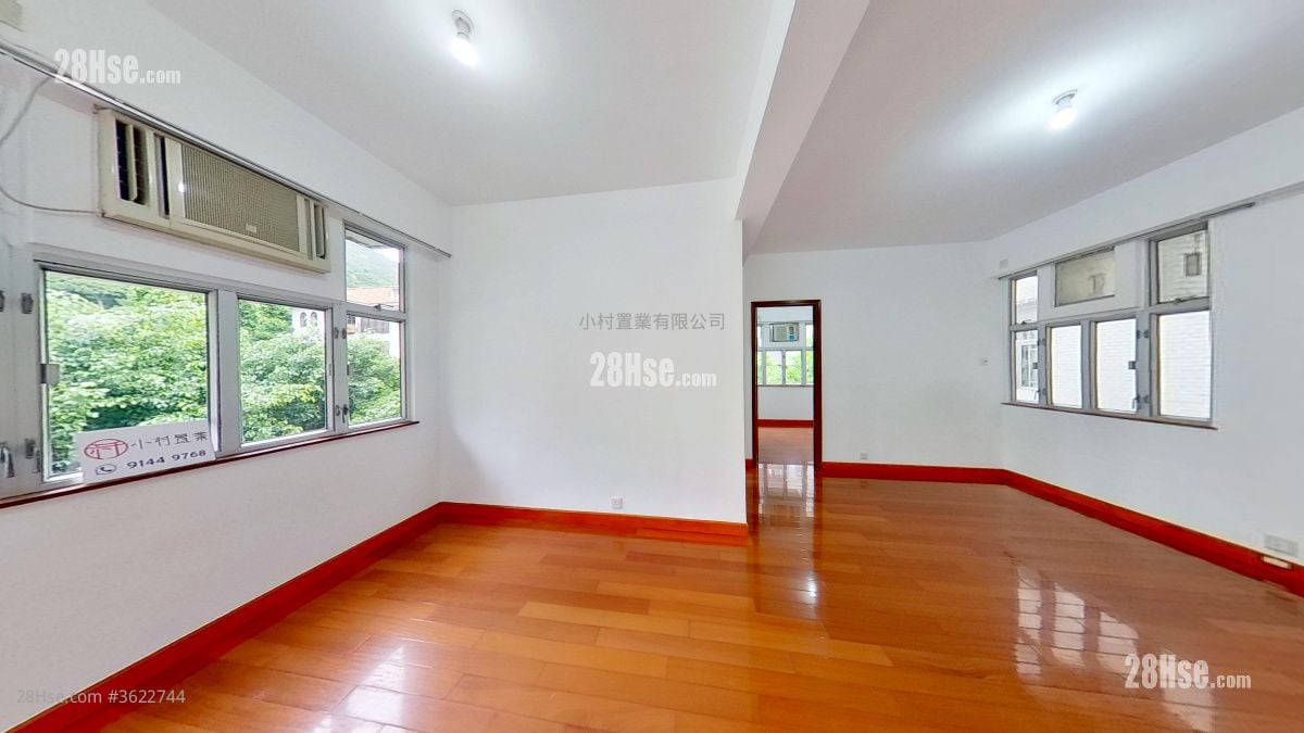 living room: Lee Hang Court Rental 2 Bedrooms , 1 Bathroom 558 ft² living room: Lee Hang Court Rental 2 Bedrooms , 1 Bathroom 558 ft²