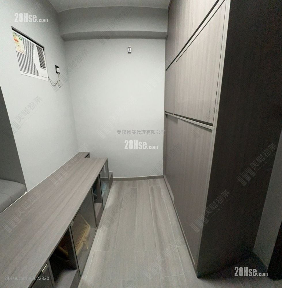 The Panorama Sell 3 Bedrooms 716 ft² The Panorama Sell 3 Bedrooms 716 ft²