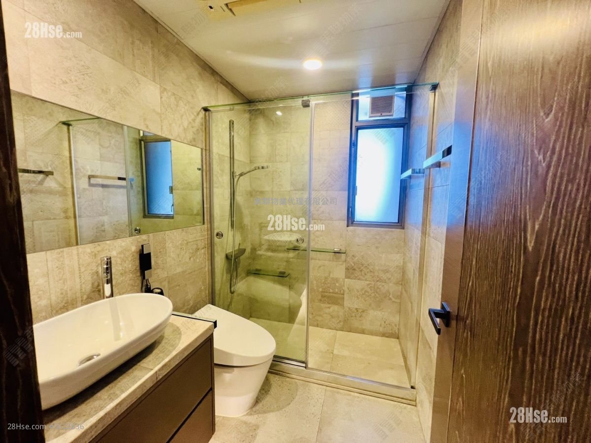 君頤峰 售盤 3 房 , 3 浴室 1,343 平方呎 君頤峰 售盤 3 房 , 3 浴室 1,343 平方呎