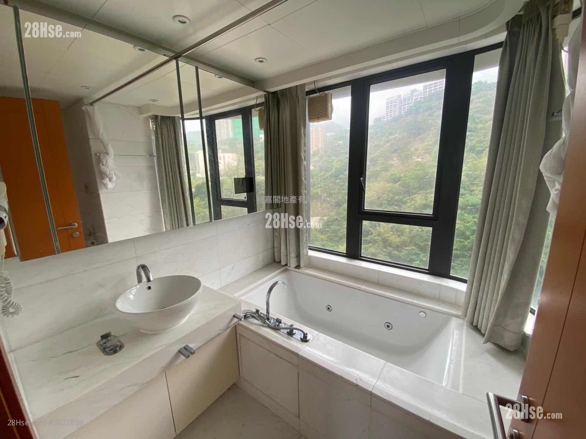 bathroom: 主人房套廁 bathroom: 主人房套廁