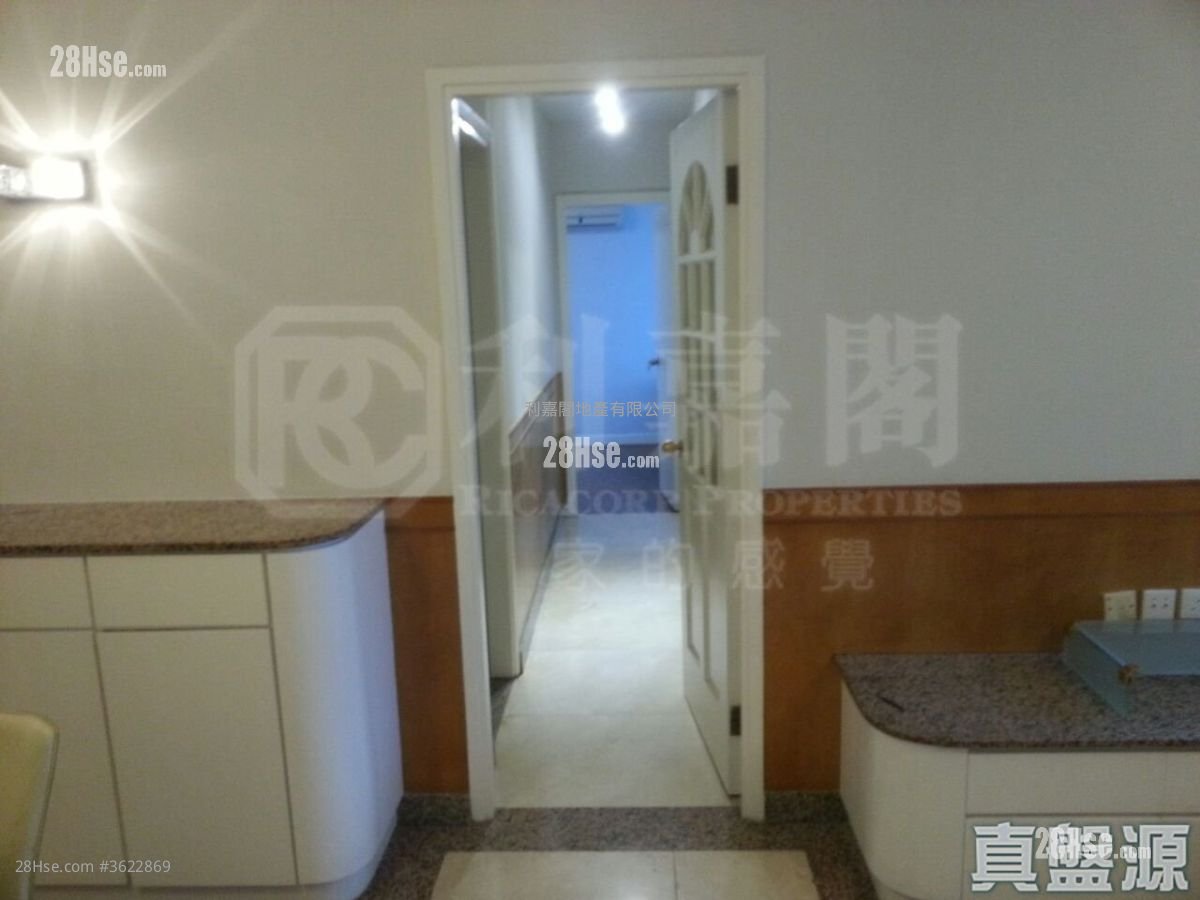 康怡花园 售盘 3 房 , 2 浴室 835 平方尺 康怡花园 售盘 3 房 , 2 浴室 835 平方尺