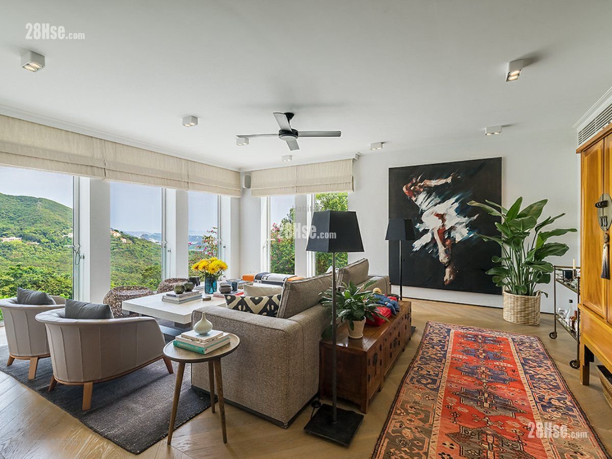 Guildford Court Sell 3 Bedrooms , 2 Bathrooms 2,053 ft² Guildford Court Sell 3 Bedrooms , 2 Bathrooms 2,053 ft²