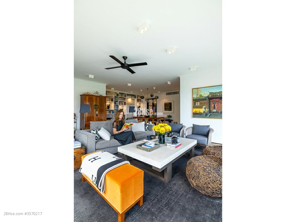 Guildford Court Sell 3 Bedrooms , 2 Bathrooms 2,053 ft² Guildford Court Sell 3 Bedrooms , 2 Bathrooms 2,053 ft²