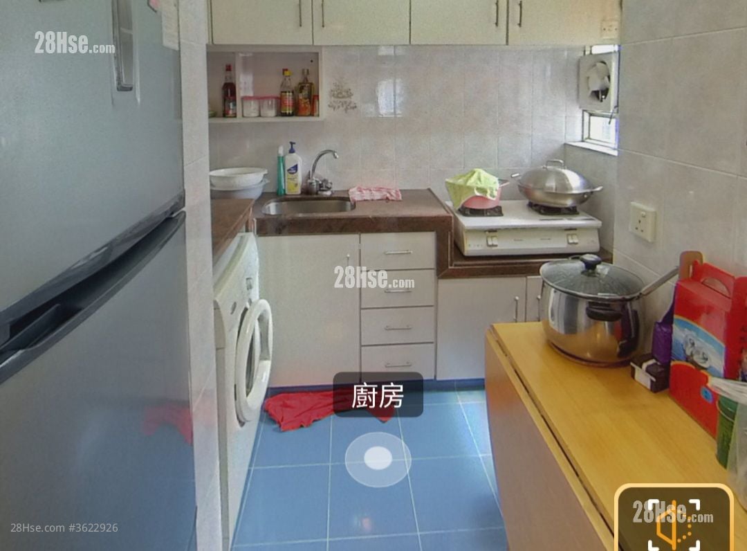 Tin Lai Court Sell 2 Bedrooms , 1 Bathroom 429 ft²
