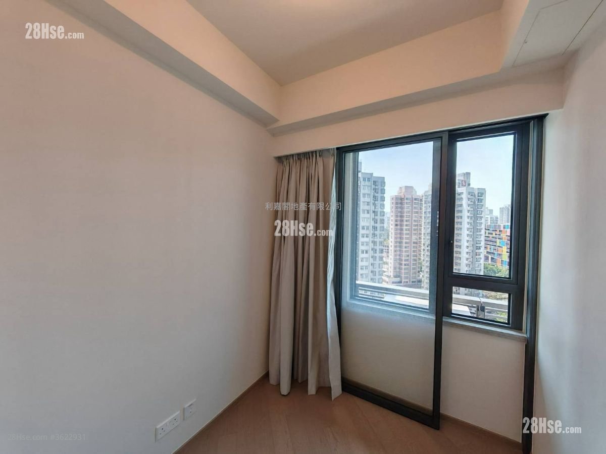 The Yoho Hub Sell 3 Bedrooms , 2 Bathrooms 639 ft² The Yoho Hub Sell 3 Bedrooms , 2 Bathrooms 639 ft²