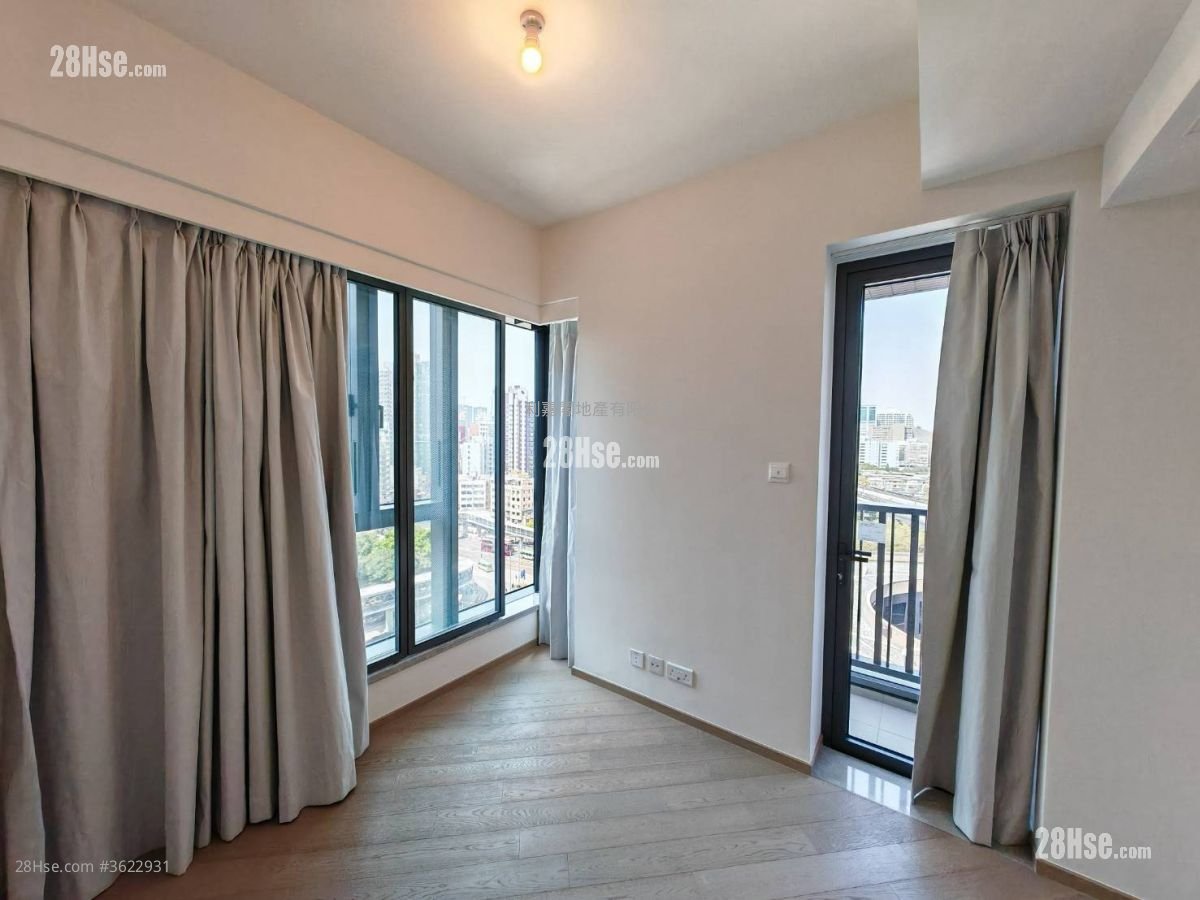 The Yoho Hub Sell 3 Bedrooms , 2 Bathrooms 639 ft² The Yoho Hub Sell 3 Bedrooms , 2 Bathrooms 639 ft²