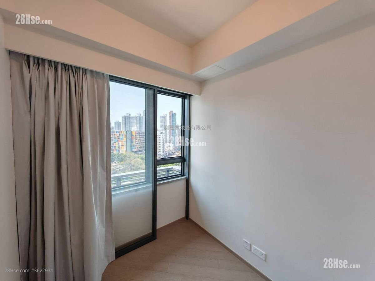 The Yoho Hub Sell 3 Bedrooms , 2 Bathrooms 639 ft² The Yoho Hub Sell 3 Bedrooms , 2 Bathrooms 639 ft²