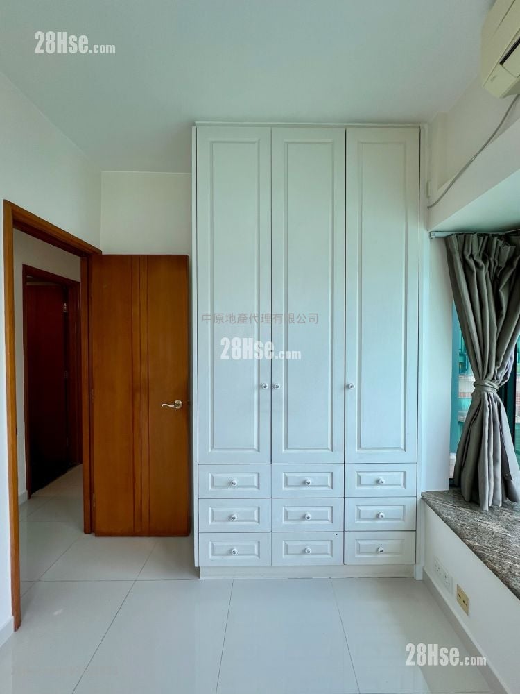 Villa Esplanada Rental 4 Bedrooms , 2 Bathrooms 853 ft² Villa Esplanada Rental 4 Bedrooms , 2 Bathrooms 853 ft²