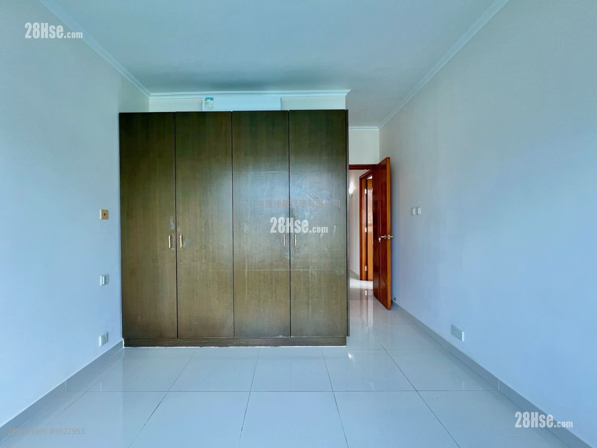 Villa Esplanada Rental 4 Bedrooms , 2 Bathrooms 853 ft² Villa Esplanada Rental 4 Bedrooms , 2 Bathrooms 853 ft²