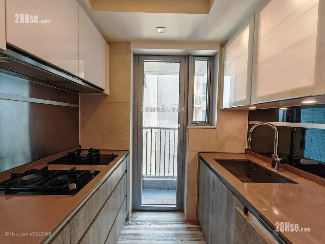 峻巒 售盤 2 房 , 1 浴室 581 平方呎 峻巒 售盤 2 房 , 1 浴室 581 平方呎