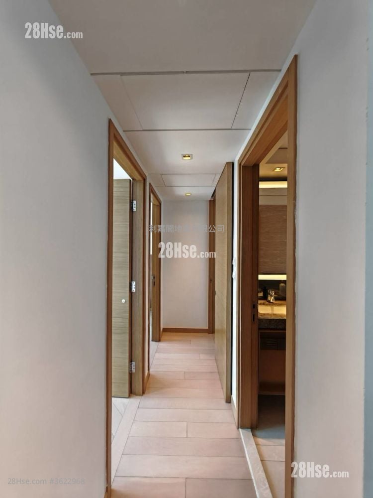 峻巒 售盤 2 房 , 1 浴室 581 平方呎 峻巒 售盤 2 房 , 1 浴室 581 平方呎