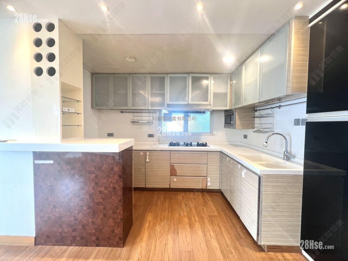 君頤峰 售盤 3 房 , 2 浴室 829 平方呎 君頤峰 售盤 3 房 , 2 浴室 829 平方呎