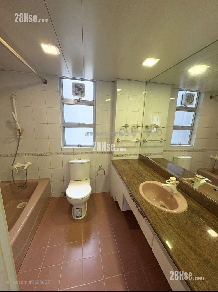 Whampoa Garden Sell 3 Bedrooms , 2 Bathrooms 729 ft² Whampoa Garden Sell 3 Bedrooms , 2 Bathrooms 729 ft²