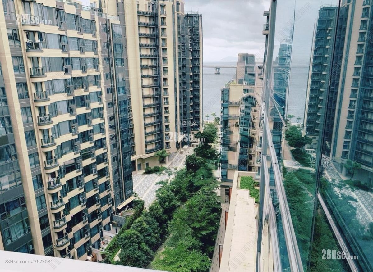 Capri Sell 2 Bedrooms 521 ft²