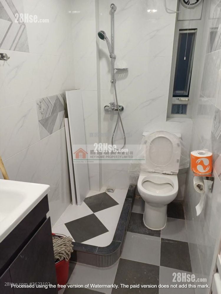 Chung Wo Building Sell 2 Bedrooms , 1 Bathroom 400 ft² Chung Wo Building Sell 2 Bedrooms , 1 Bathroom 400 ft²