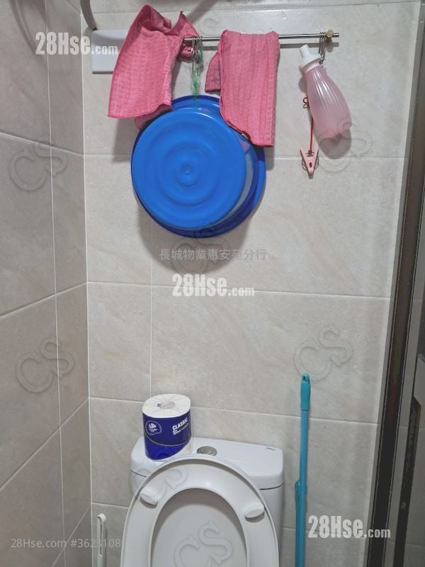 中興大廈 租盤 2 房 , 1 浴室 361 平方呎