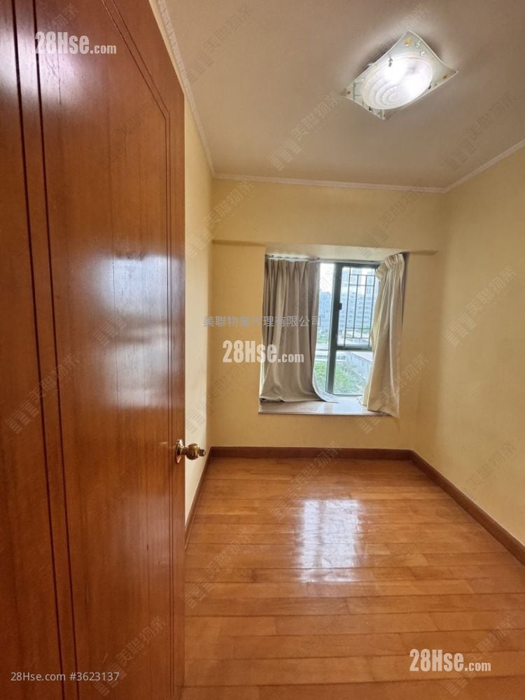 Central Park Sell 3 Bedrooms , 2 Bathrooms 743 ft² Central Park Sell 3 Bedrooms , 2 Bathrooms 743 ft²