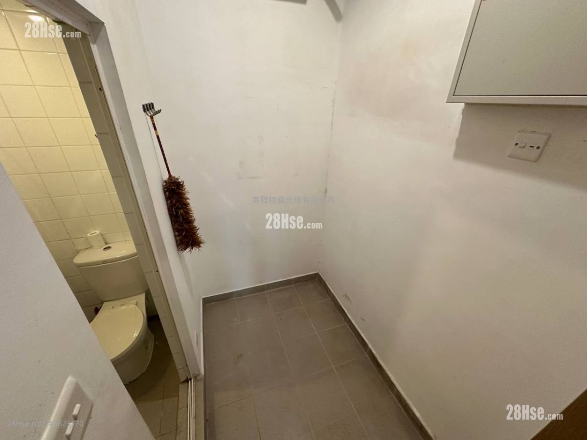 The Riverpark Sell 3 Bedrooms 938 ft² The Riverpark Sell 3 Bedrooms 938 ft²