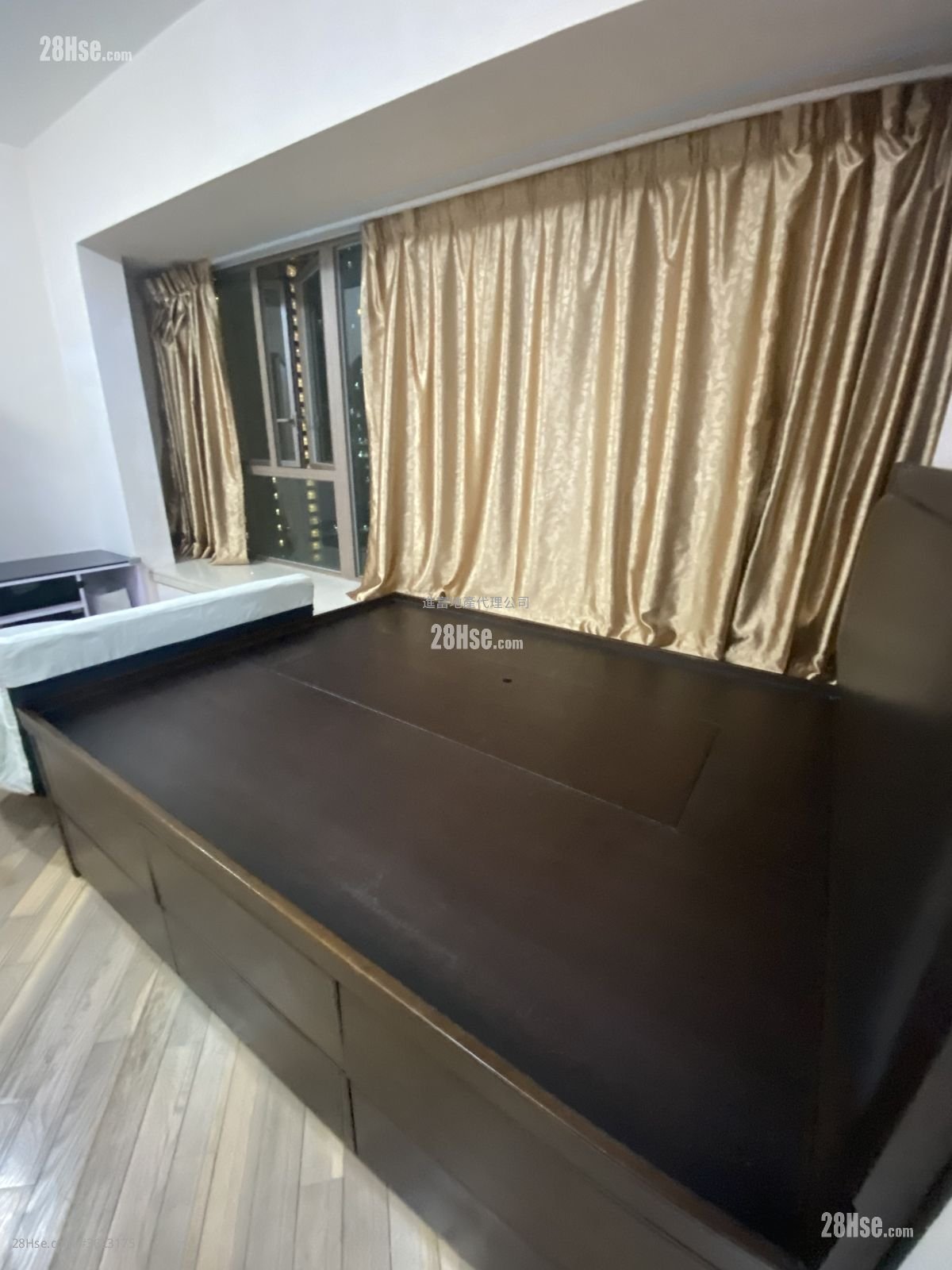 时尚华庭 租盘 开放式间隔 , 1 浴室 271 平方尺 时尚华庭 租盘 开放式间隔 , 1 浴室 271 平方尺