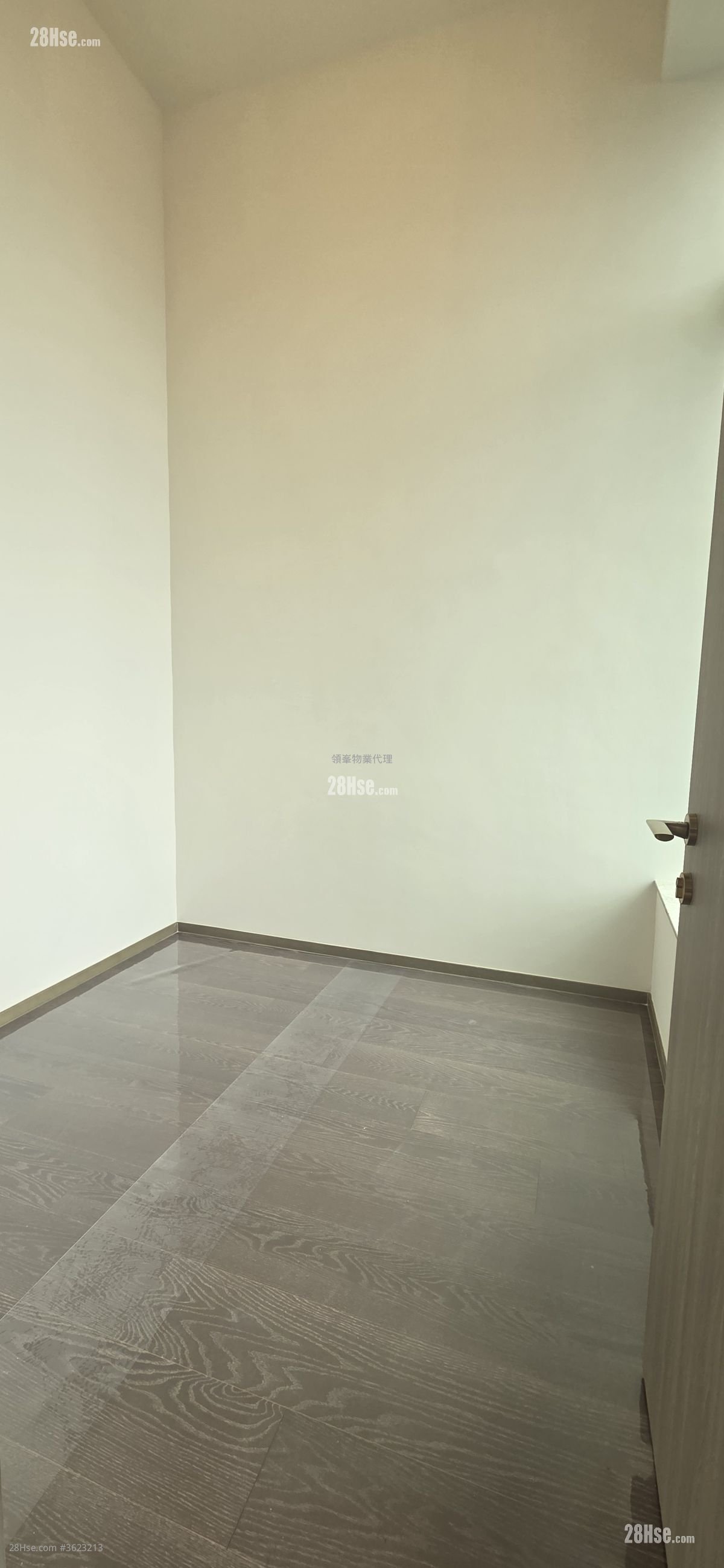 Southsky Sell 3 Bedrooms , 2 Bathrooms 881 ft² Southsky Sell 3 Bedrooms , 2 Bathrooms 881 ft²