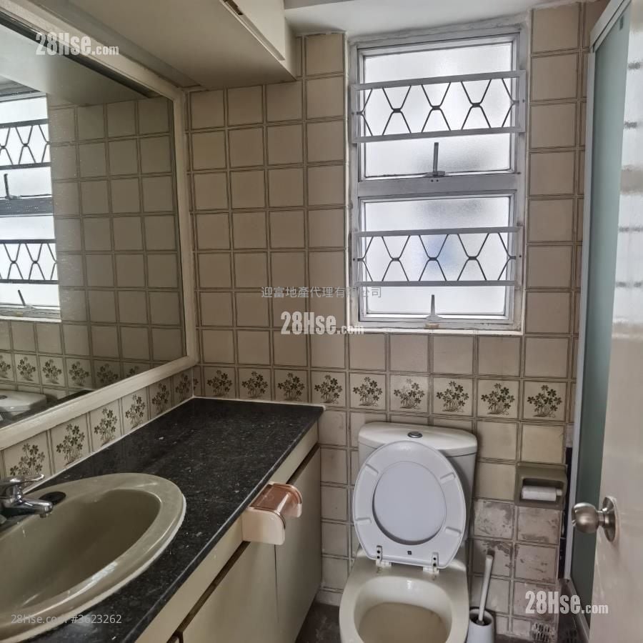 Whampoa Garden Rental 4 Bedrooms , 2 Bathrooms 749 ft² Whampoa Garden Rental 4 Bedrooms , 2 Bathrooms 749 ft²