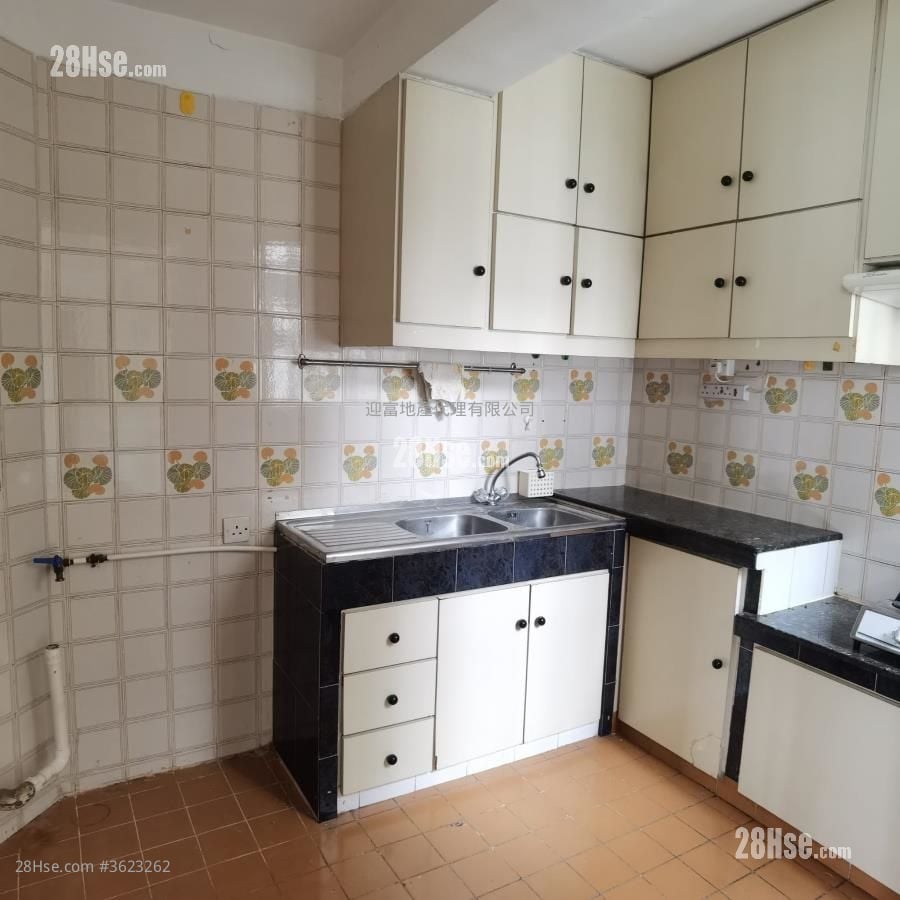Whampoa Garden Rental 4 Bedrooms , 2 Bathrooms 749 ft² Whampoa Garden Rental 4 Bedrooms , 2 Bathrooms 749 ft²