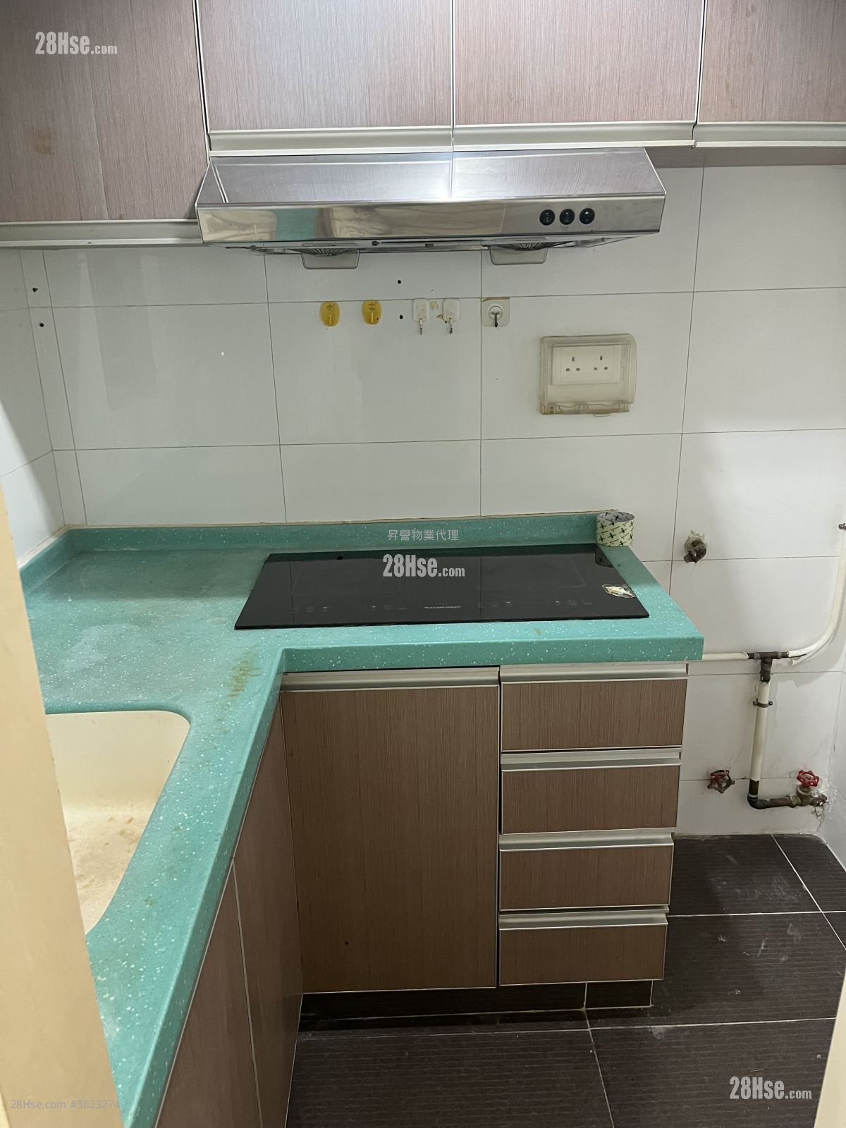 Sunshine Plaza Rental 302 ft² Sunshine Plaza Rental 302 ft²