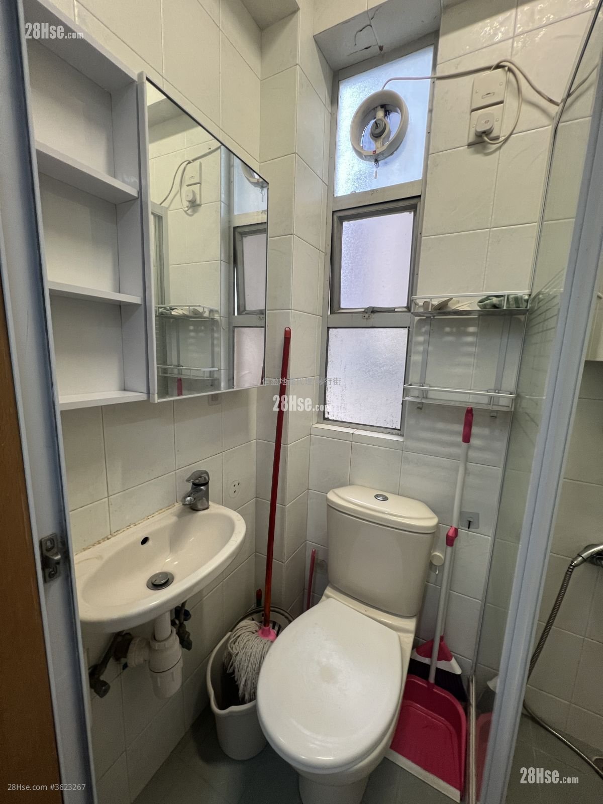 Siu Nin Building Rental 2 Bedrooms , 1 Bathroom 227 ft² Siu Nin Building Rental 2 Bedrooms , 1 Bathroom 227 ft²