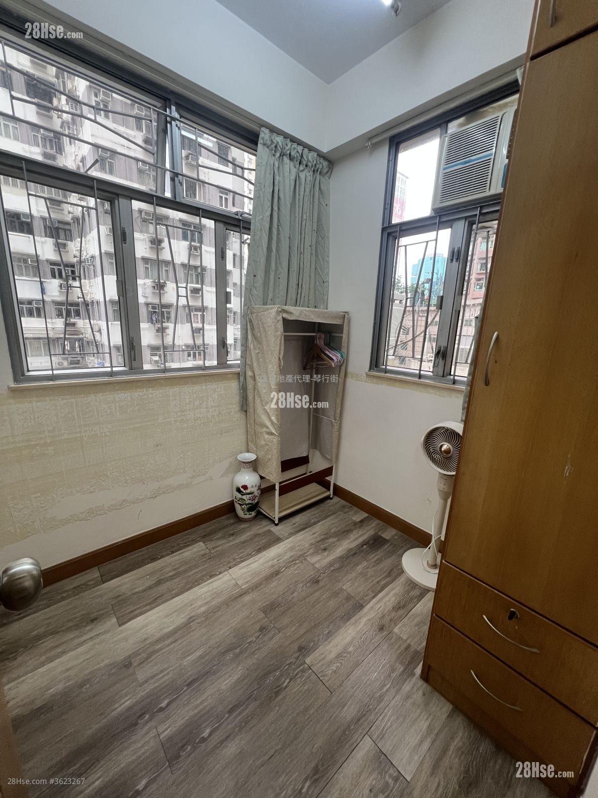 Siu Nin Building Rental 2 Bedrooms , 1 Bathroom 227 ft² Siu Nin Building Rental 2 Bedrooms , 1 Bathroom 227 ft²