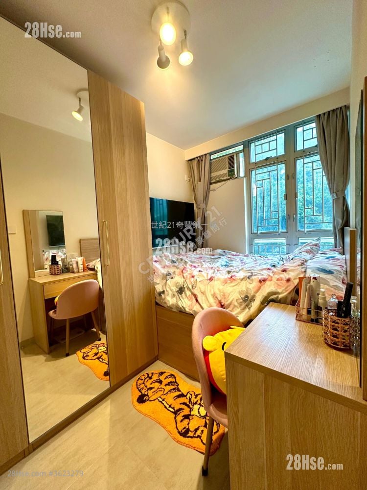 Mei Pak Court Sell 446 ft² Mei Pak Court Sell 446 ft²