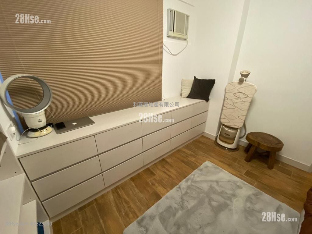 Mei Foo Sun Chuen Sell 2 Bedrooms , 1 Bathroom 631 ft² Mei Foo Sun Chuen Sell 2 Bedrooms , 1 Bathroom 631 ft²