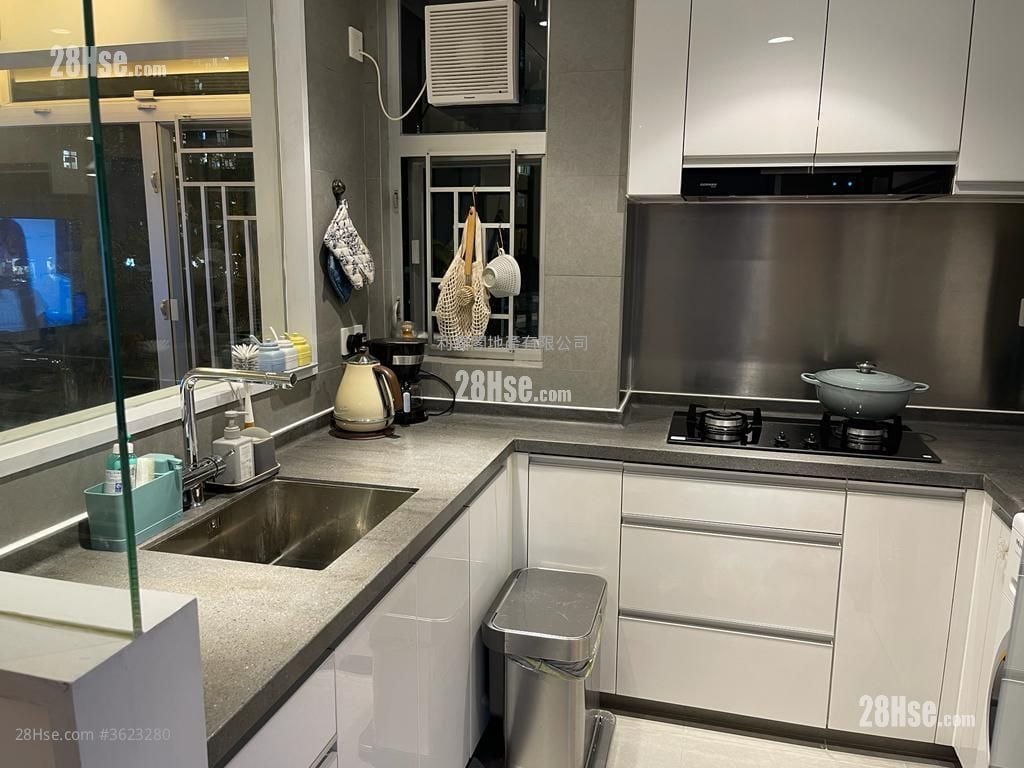 Mei Foo Sun Chuen Sell 2 Bedrooms , 1 Bathroom 631 ft² Mei Foo Sun Chuen Sell 2 Bedrooms , 1 Bathroom 631 ft²