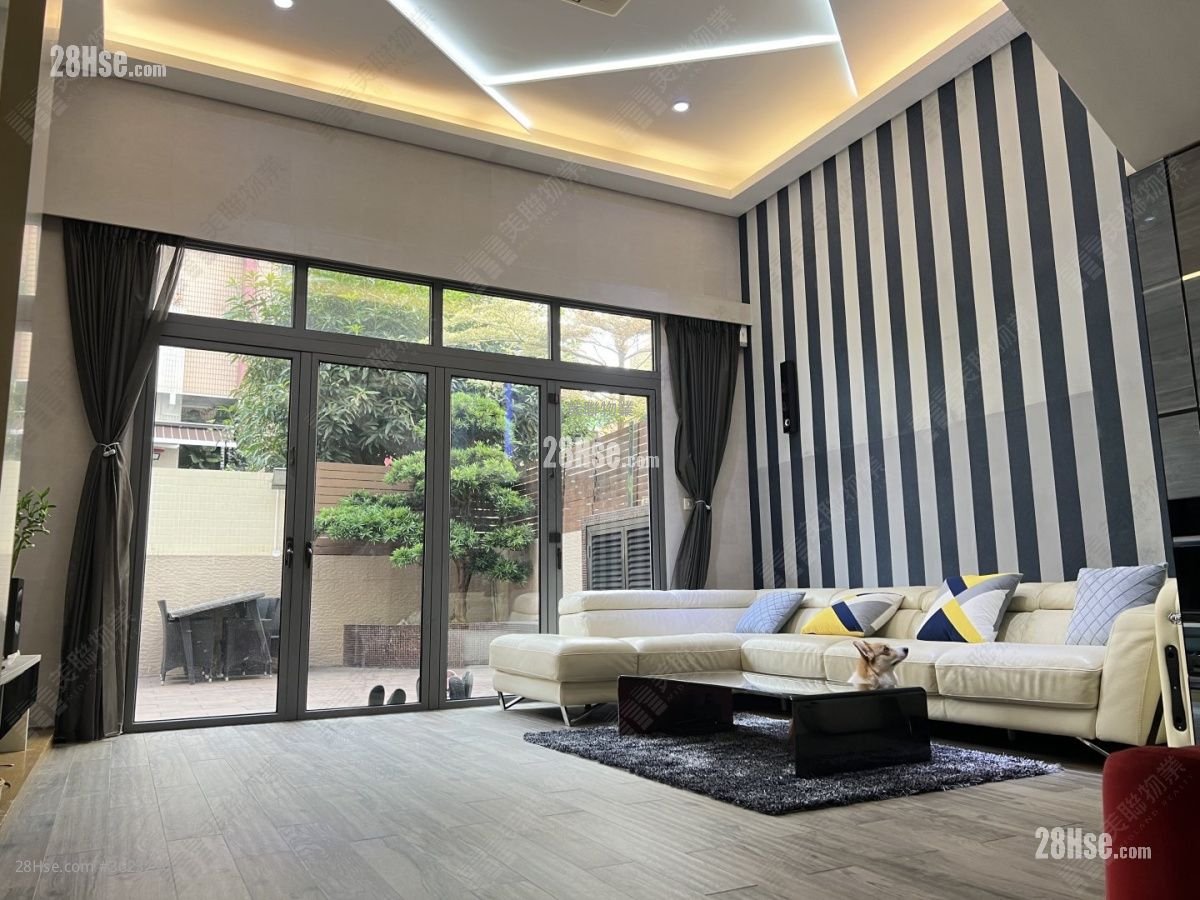 Royal Palms Sell 1,348 ft²