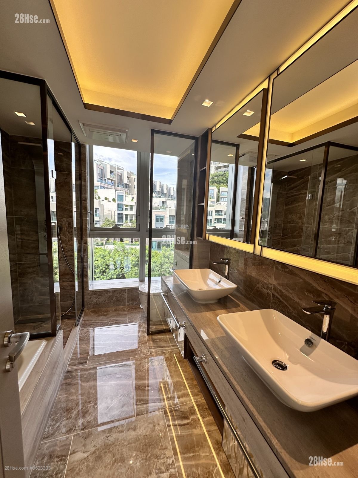 富豪山峯 售盘 4 房 1,554 平方尺 富豪山峯 售盘 4 房 1,554 平方尺