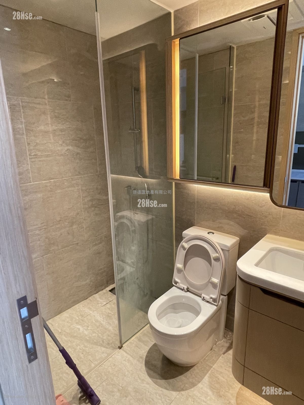 Upper East Rental Studio 194 ft² Upper East Rental Studio 194 ft²