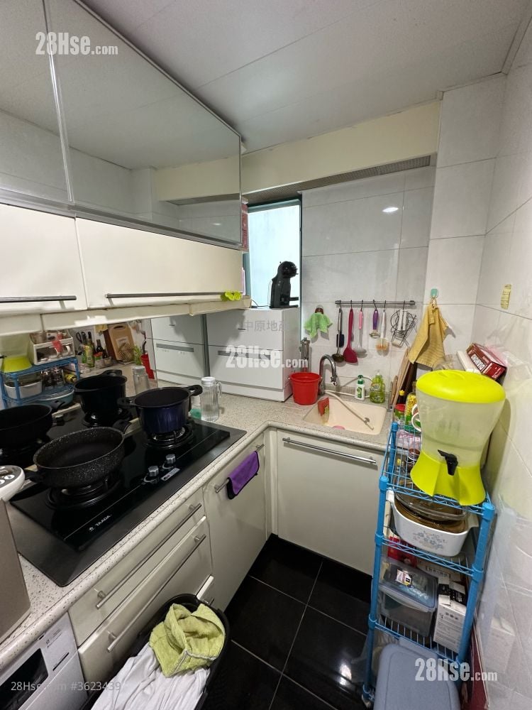 Rambler Crest Sell 2 Bedrooms 485 ft² Rambler Crest Sell 2 Bedrooms 485 ft²