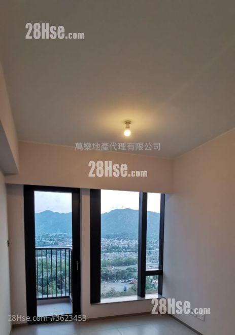 Atrium House Sell 3 Bedrooms , 1 Bathroom 577 ft²