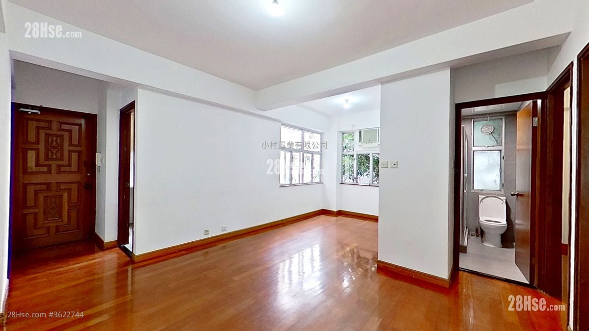 living room: Lee Hang Court Rental 2 Bedrooms , 1 Bathroom 558 ft² living room: Lee Hang Court Rental 2 Bedrooms , 1 Bathroom 558 ft²