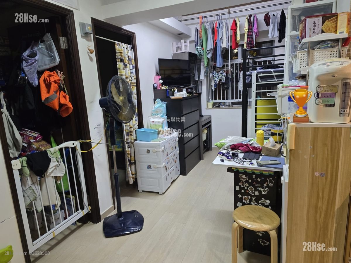 Bank Building Sell 2 Bedrooms , 1 Bathroom 374 ft² Bank Building Sell 2 Bedrooms , 1 Bathroom 374 ft²