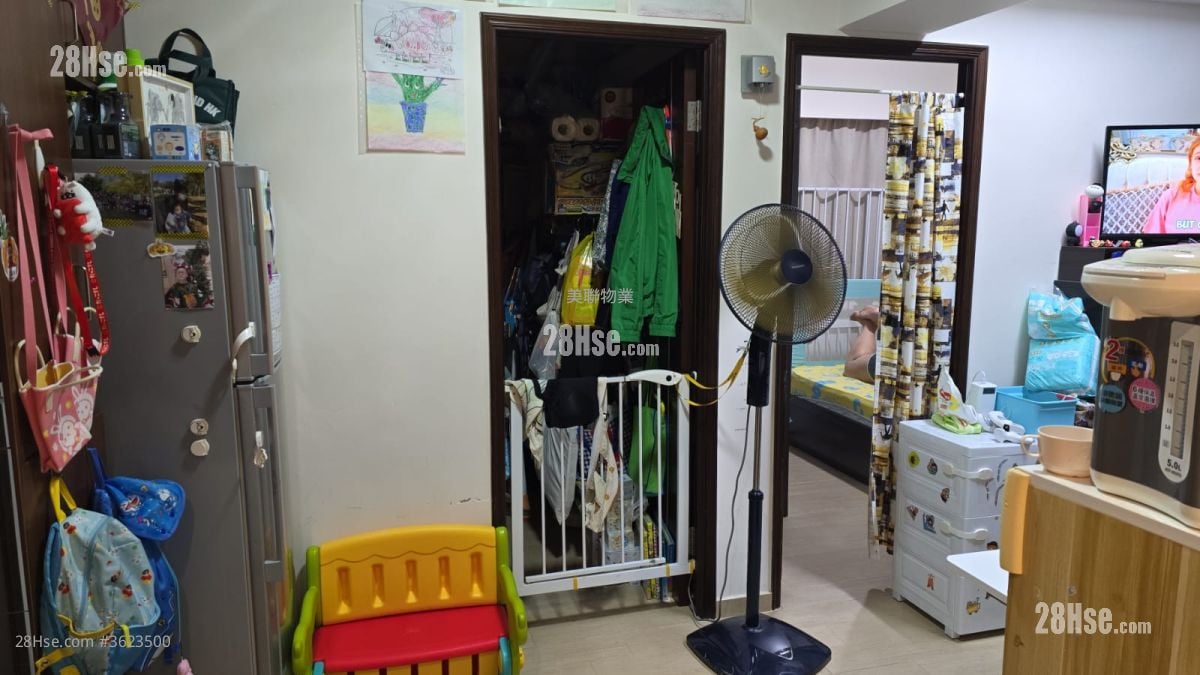 Bank Building Sell 2 Bedrooms , 1 Bathroom 374 ft² Bank Building Sell 2 Bedrooms , 1 Bathroom 374 ft²