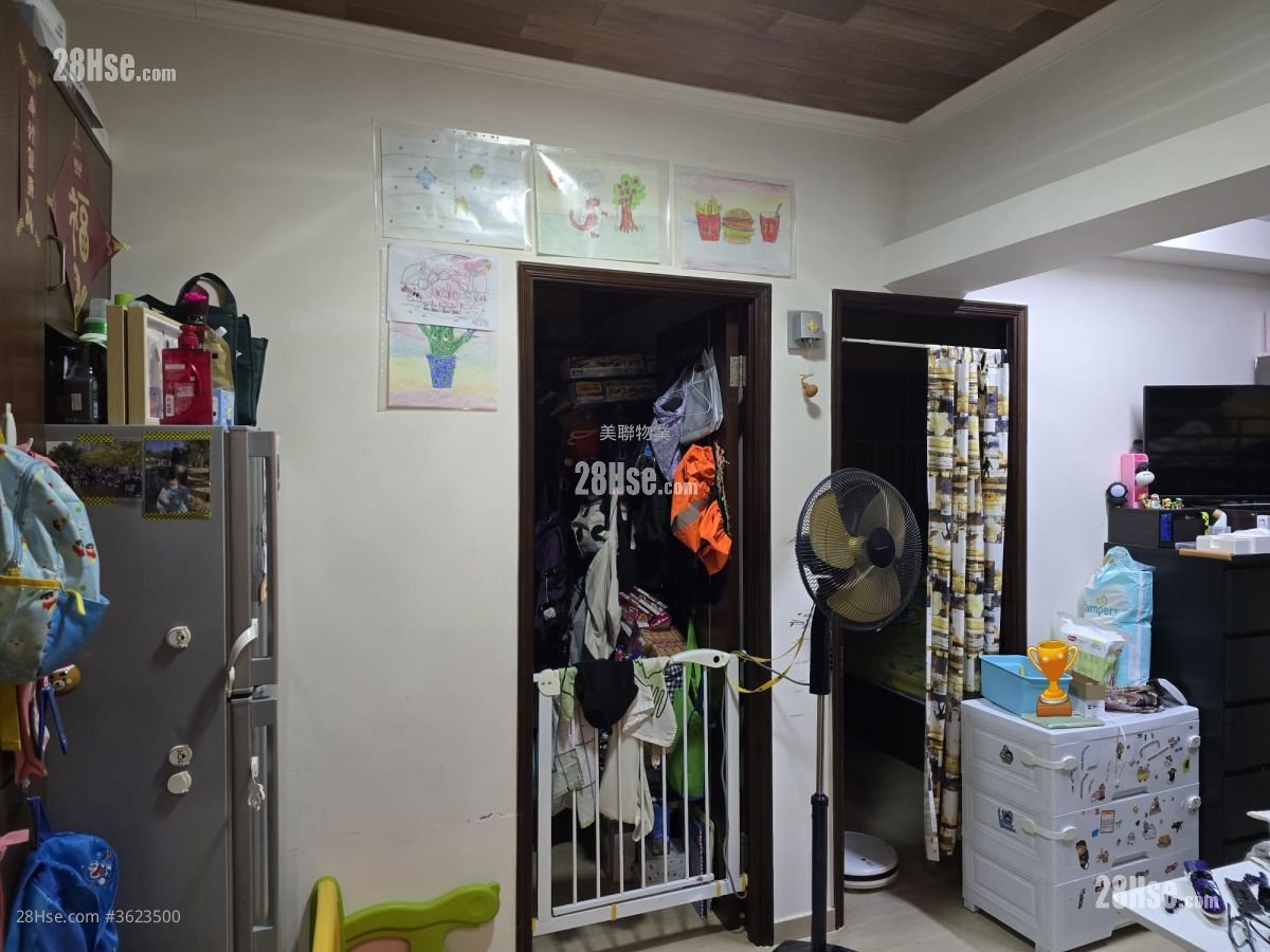 Bank Building Sell 2 Bedrooms , 1 Bathroom 374 ft² Bank Building Sell 2 Bedrooms , 1 Bathroom 374 ft²