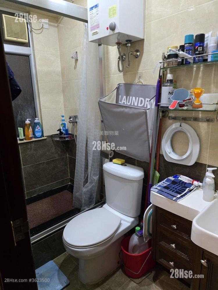 Bank Building Sell 2 Bedrooms , 1 Bathroom 374 ft² Bank Building Sell 2 Bedrooms , 1 Bathroom 374 ft²