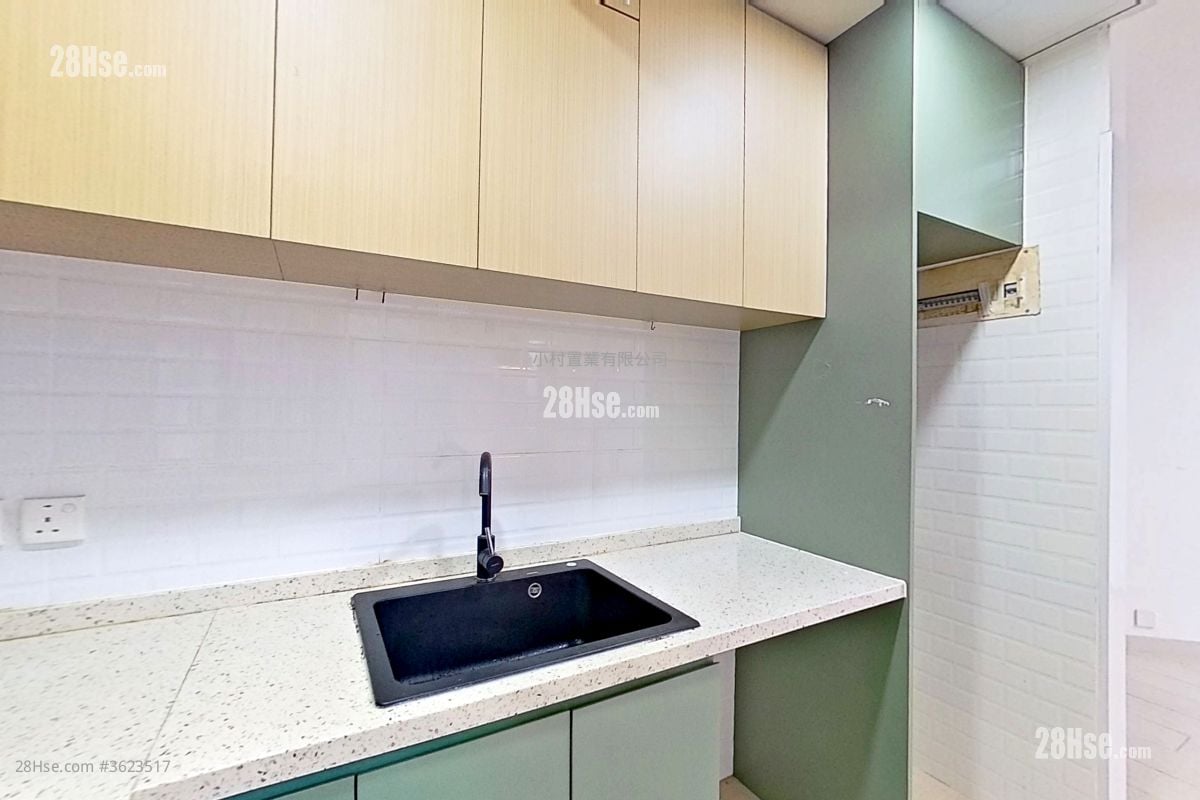 kitchen: Kornhill Sell 3 Bedrooms , 1 Bathroom 596 ft² kitchen: Kornhill Sell 3 Bedrooms , 1 Bathroom 596 ft²