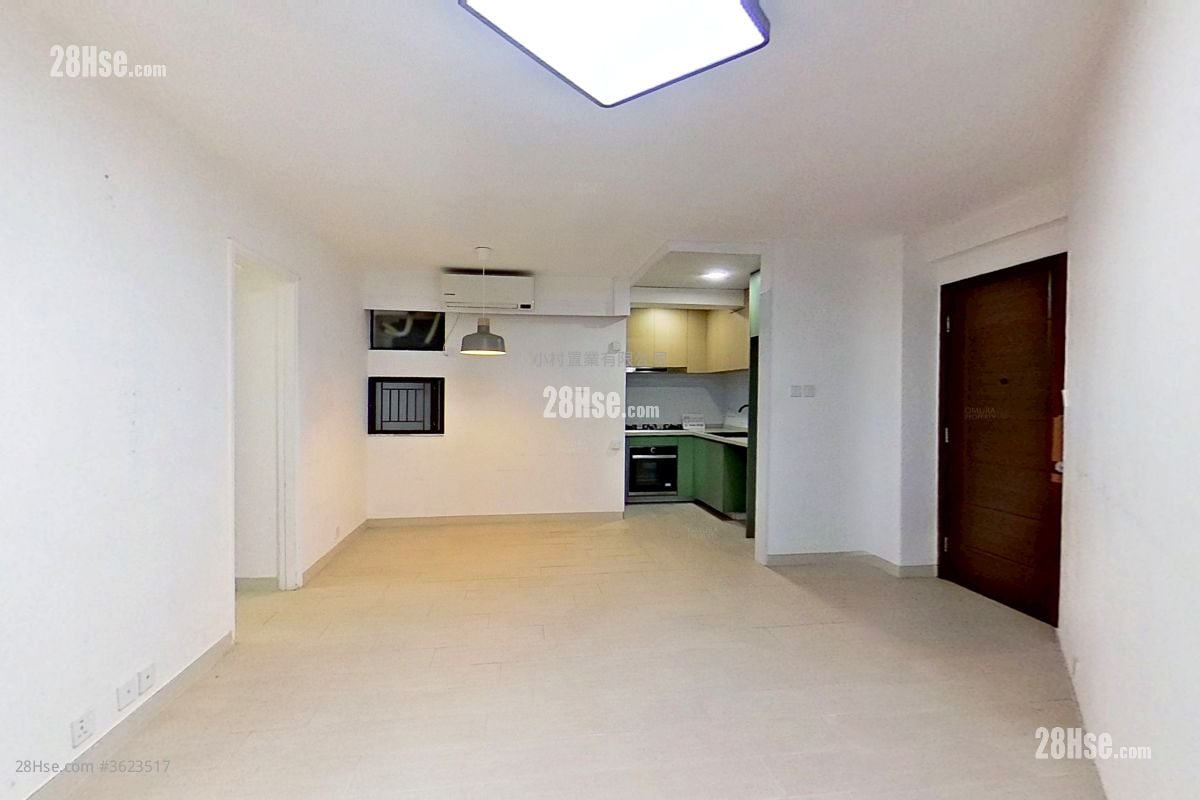 living room: Kornhill Sell 3 Bedrooms , 1 Bathroom 596 ft² living room: Kornhill Sell 3 Bedrooms , 1 Bathroom 596 ft²