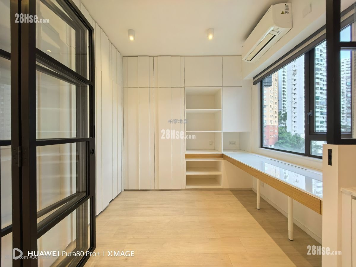 Yukon Heights Rental 3 Bedrooms , 2 Bathrooms 1,001 ft² Yukon Heights Rental 3 Bedrooms , 2 Bathrooms 1,001 ft²