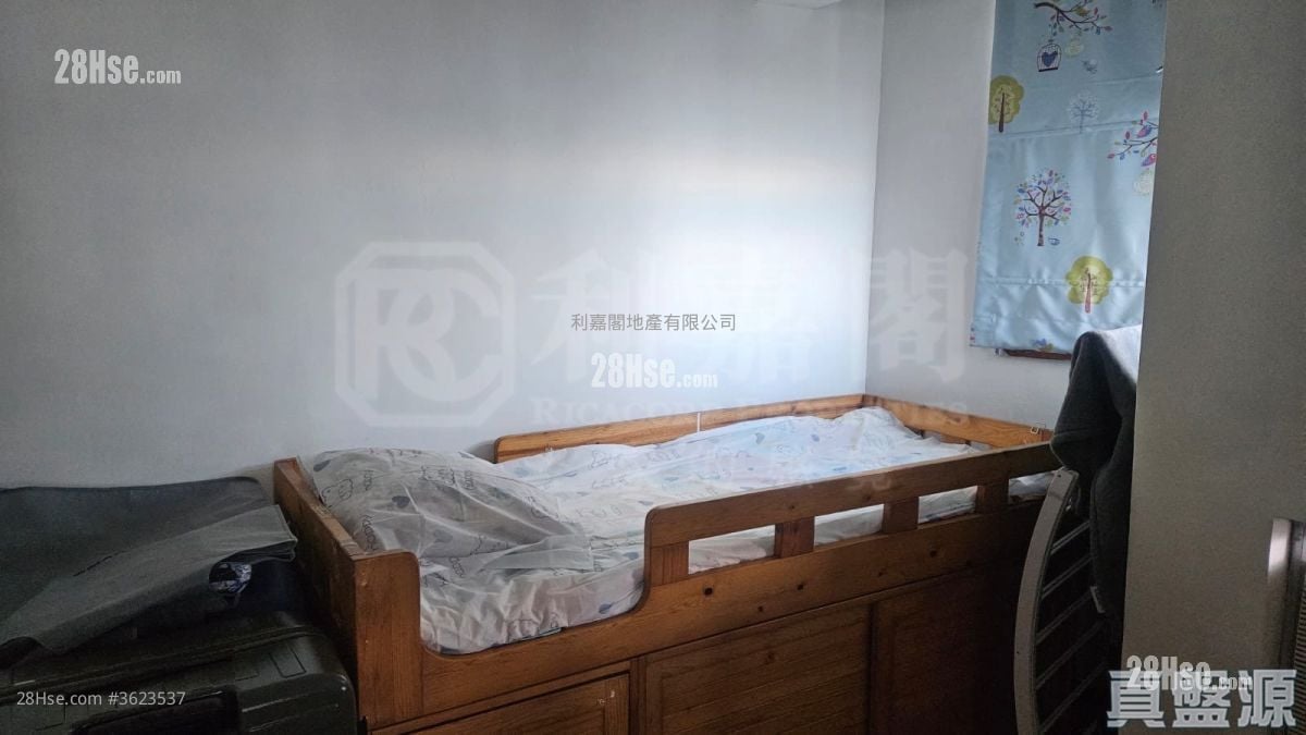 Lung Cheung Garden Sell 2 Bedrooms 369 ft² Lung Cheung Garden Sell 2 Bedrooms 369 ft²
