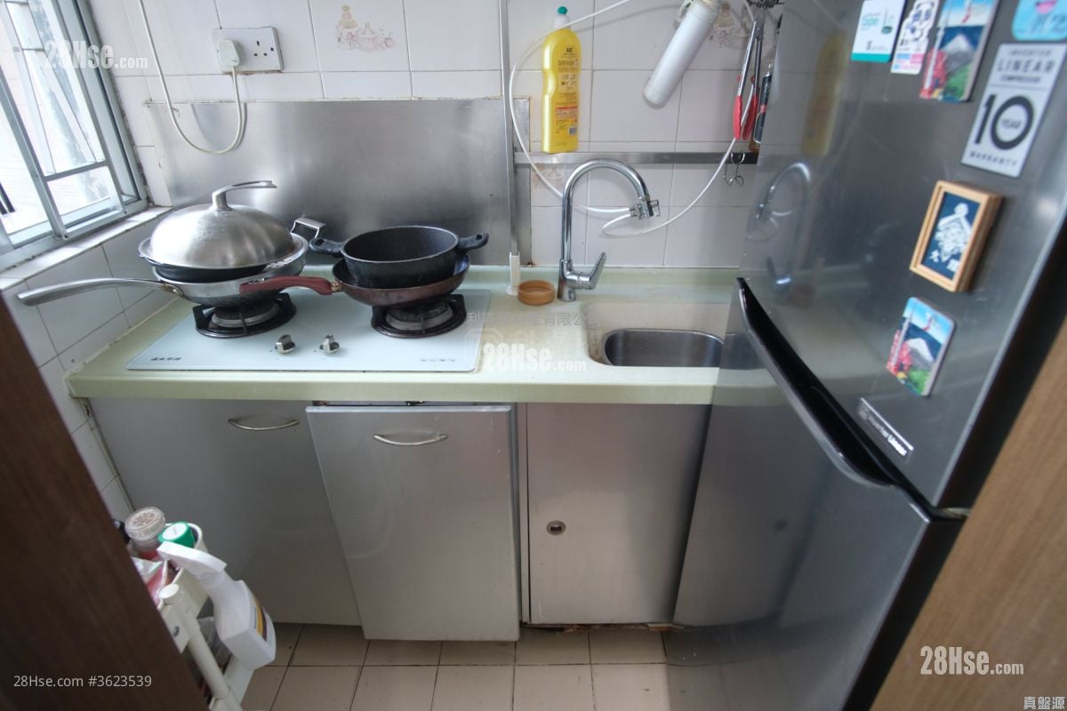 Lung Cheung Garden Sell 2 Bedrooms 369 ft² Lung Cheung Garden Sell 2 Bedrooms 369 ft²