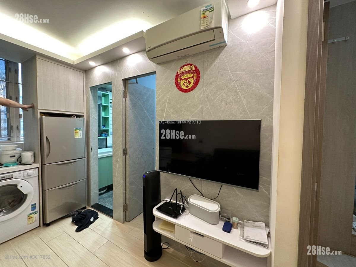 Yuk Wo Court Sell 2 Bedrooms , 1 Bathroom 302 ft² Yuk Wo Court Sell 2 Bedrooms , 1 Bathroom 302 ft²